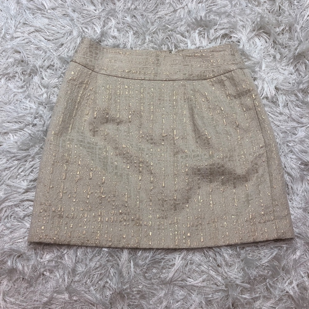 Merona cream and gold skirt w/ pockets!